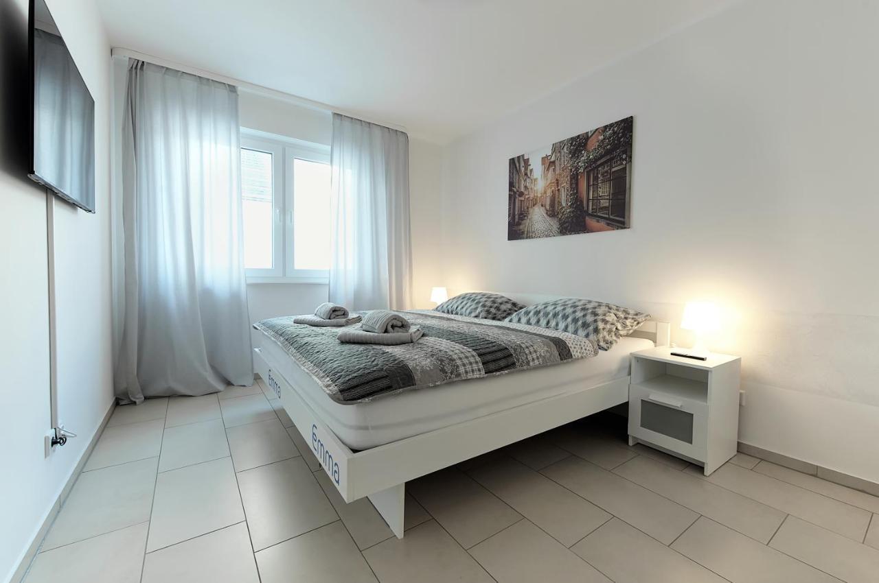 Modern Wohnen I Smart Tv I Terrasse I 2X Parkplatz I 2 Schlafzimmer I 6 Schlafplaetze Bad Oeynhausen Exteriör bild