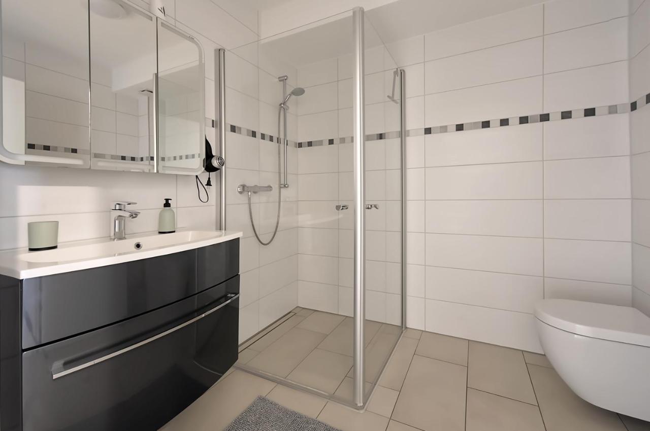 Modern Wohnen I Smart Tv I Terrasse I 2X Parkplatz I 2 Schlafzimmer I 6 Schlafplaetze Bad Oeynhausen Exteriör bild