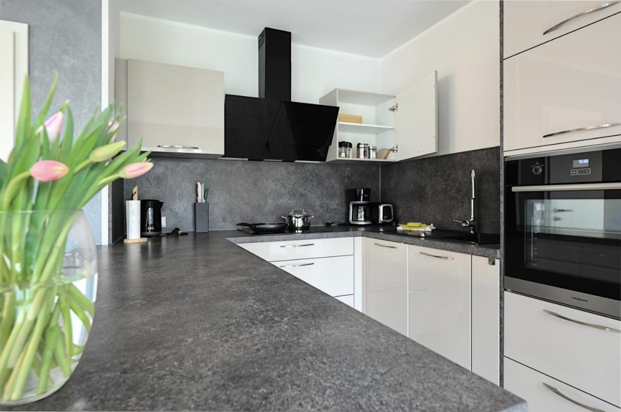 Modern Wohnen I Smart Tv I Terrasse I 2X Parkplatz I 2 Schlafzimmer I 6 Schlafplaetze Bad Oeynhausen Exteriör bild